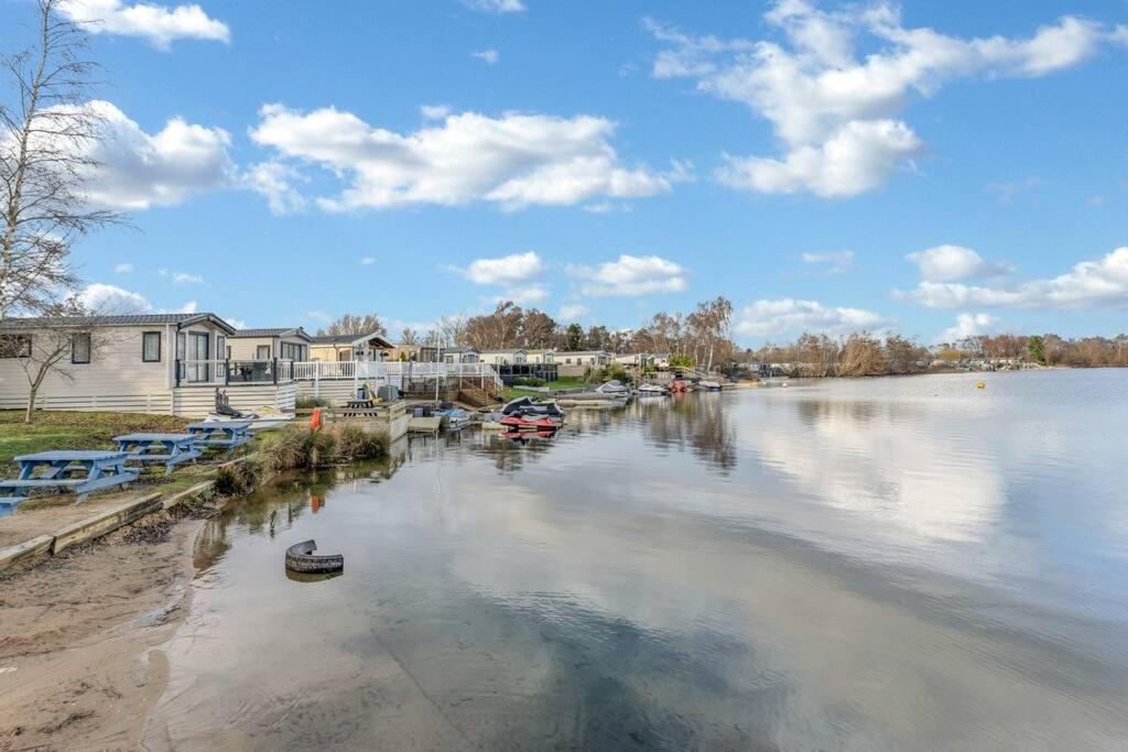 Tattershall Lakes: Sally'S Superior Stay Exteriér fotografie